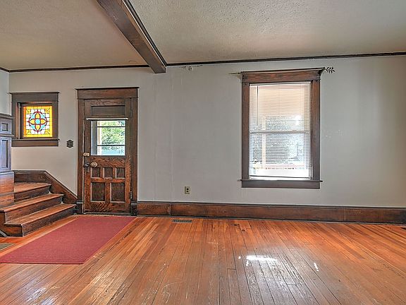 4th image of 404 Carolina Ave