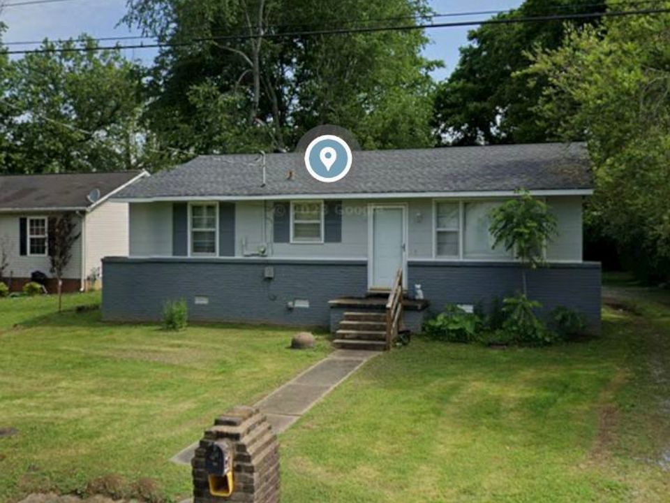 1st image of 410 Riverview Dr