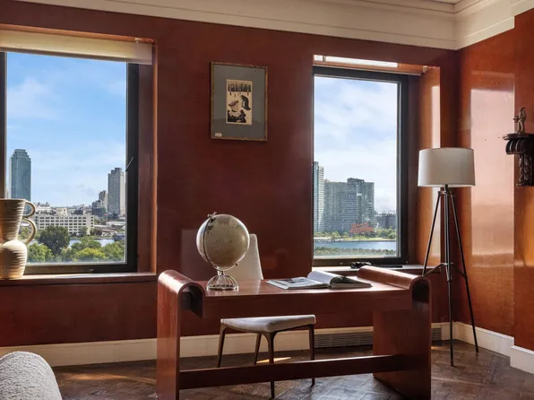 450 East 52nd Street image 15 of 33