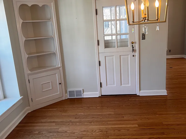 312 E Willow Rd — Photo 9