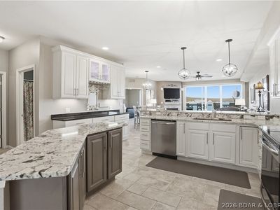 1220 Lands End Pkwy Unit 111, Osage Beach, MO, 65065