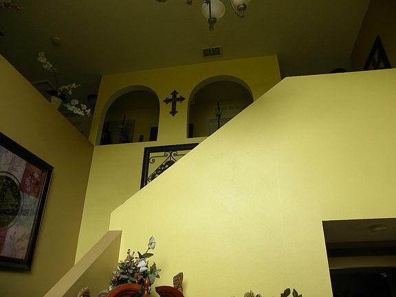 2nd image of 261 NW Floresta Drive