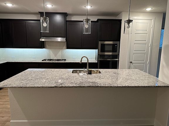 3rd image of 205 Texas Red Ln