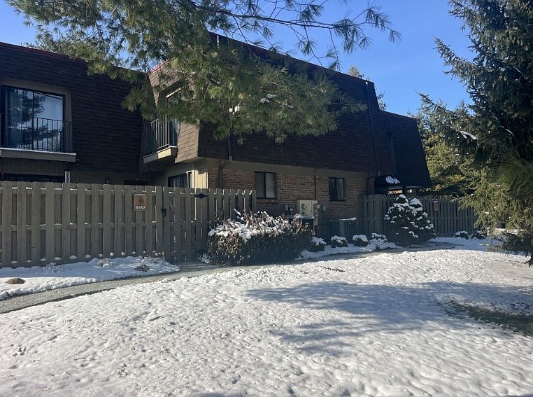 1st image of 8555 Island Pines Dr