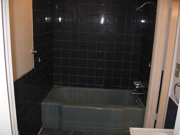 4th image of 3832 Castleberry Dr