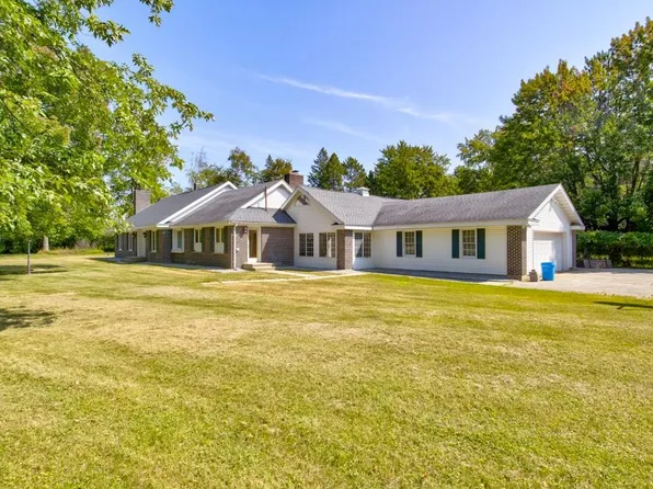 N294 River Dr, Menominee, MI 49858