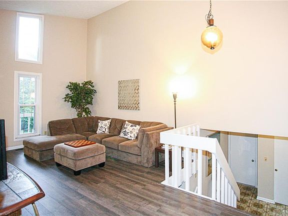 3rd image of 9410 Foxburrow Way