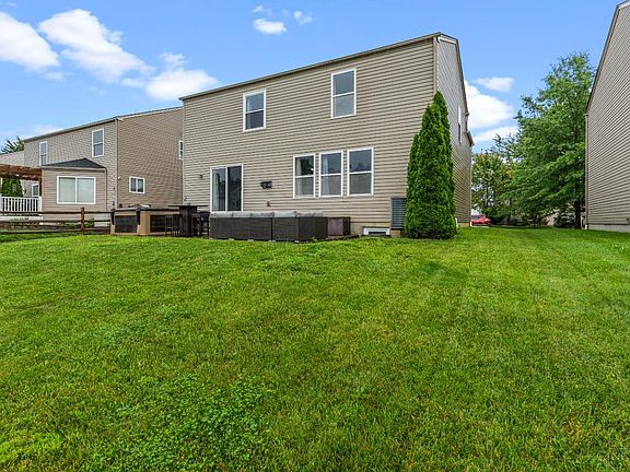 5th image of 18 Ashwood Pl