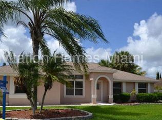102 Princess Ct, Royal Palm Beach, FL 33411