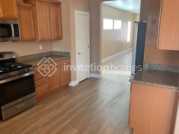 3rd image of 4213 Gliding Gulls Ave