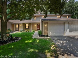 426 Forest Dr, Brighton, MI 48116