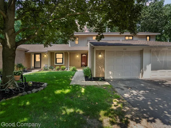 426 Forest Dr, Brighton, MI 48116