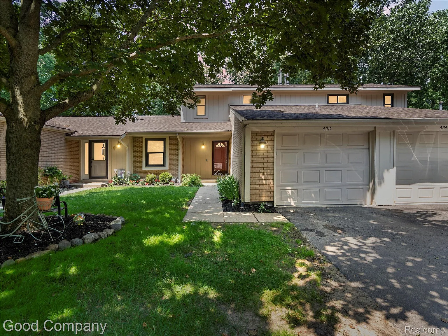 426 Forest Dr photo 1