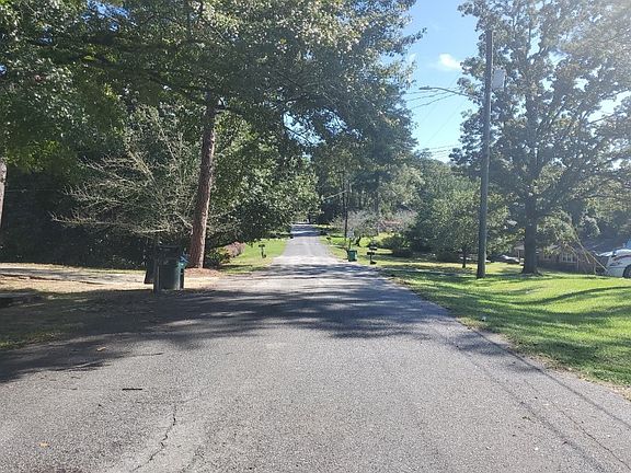 5th image of 975 Avenue Of Pnes