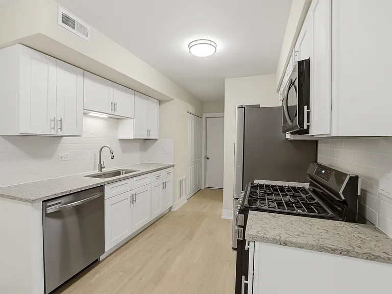 763 Wellington Ave #763 — Photo 4