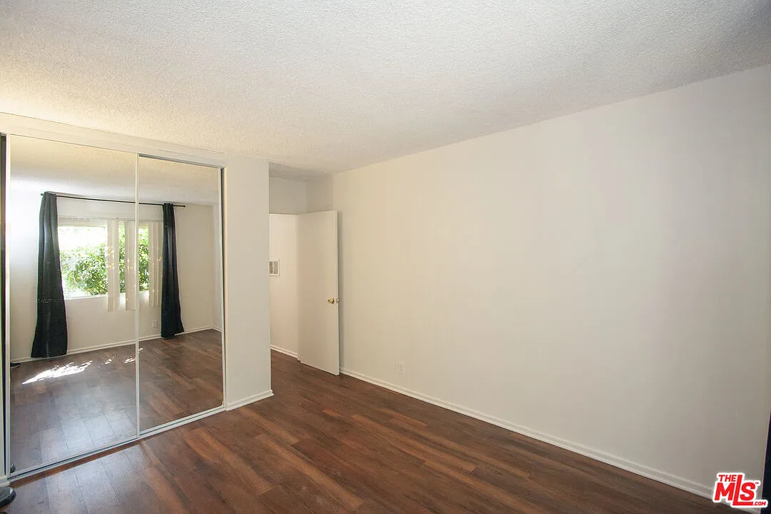 3 bed, 2.0 bath, $3,500 — Photo 4