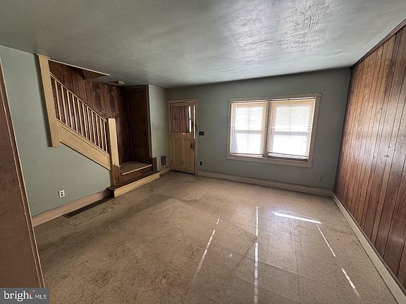 4th image of 227 S Union St