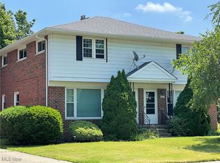 1221 Bonnie Ln, Mayfield Heights, OH 44124