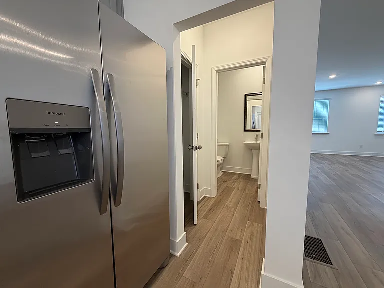 3231 Aberdeen Row — Photo 3