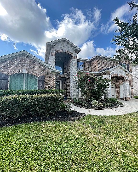 1st image of 10919 S Country Club Green Dr