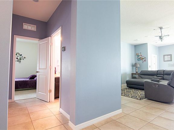 3rd image of 10511 Scenic Hollow Dr