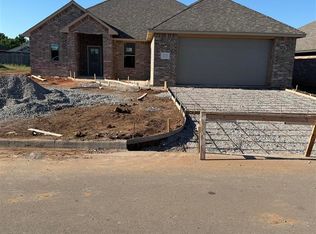 209 NW Pine Ave, Cache, OK 73527