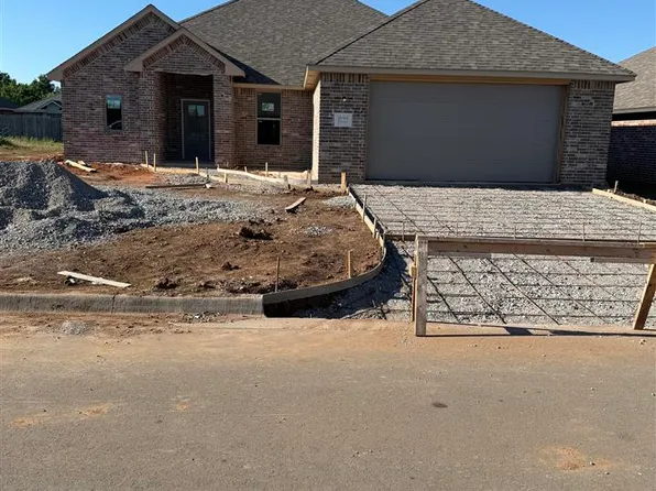 209 NW Pine Ave, Cache, OK 73527