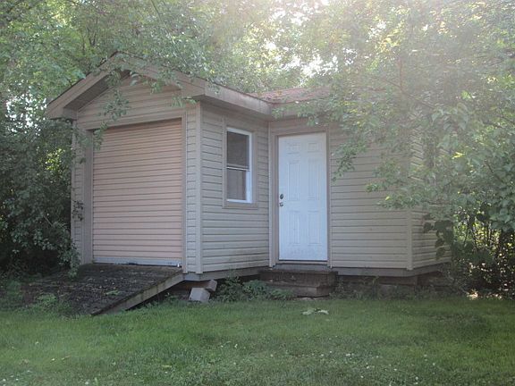 2nd image of 2510 Wallace Dr