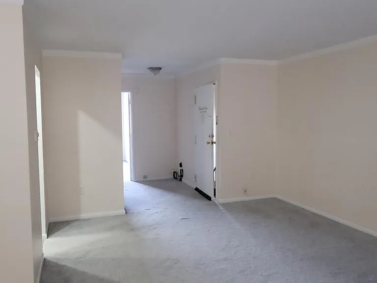 45 Scarborough Ln #D — Photo 5