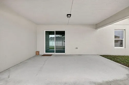 1965 SW Bayshore Blvd Photo 1