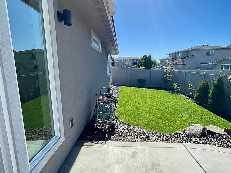 304 E Stanford Ave — Photo 36
