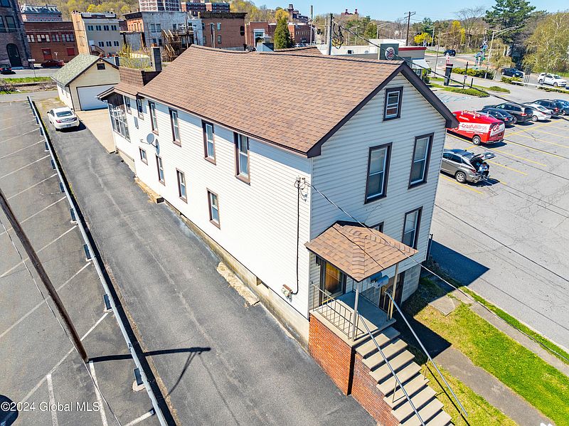 5th image of 62 Saratoga Street