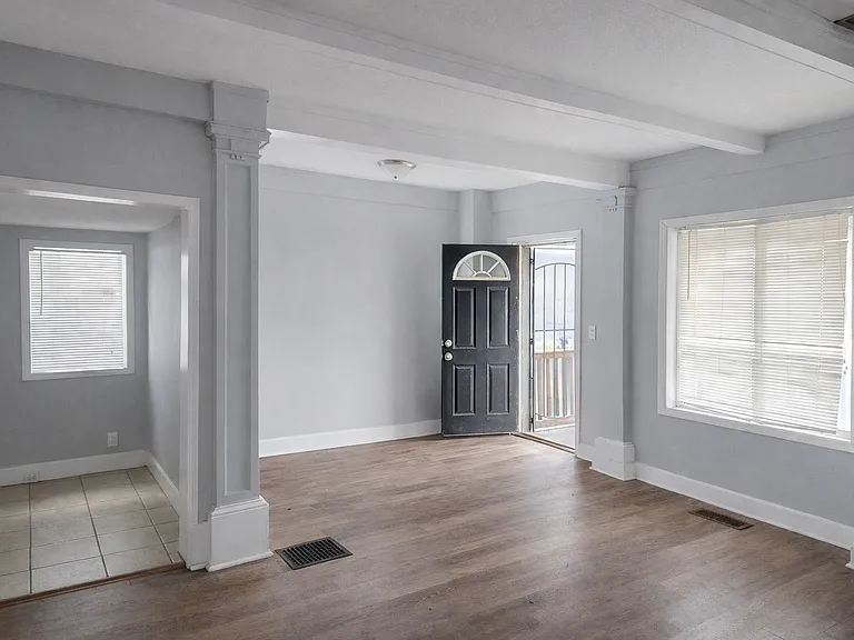 2707 N College Ave — Photo 6