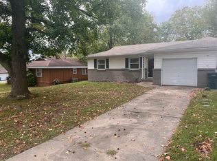 2121 S Ventura Ave, Springfield, MO 65804