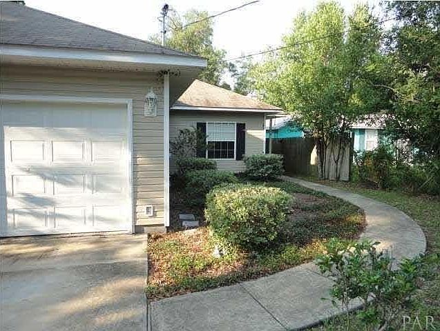 1st image of 3223 E Gonzalez St