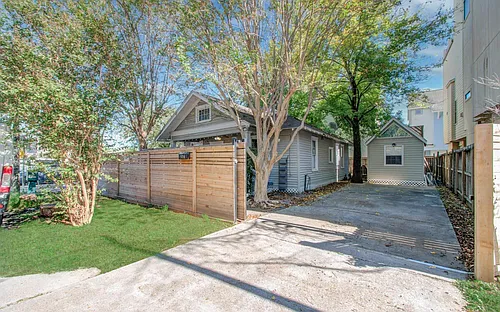 914 Snover St Photo 1