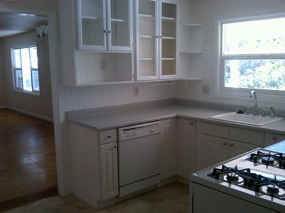 5th image of 1110 Virginia Ave