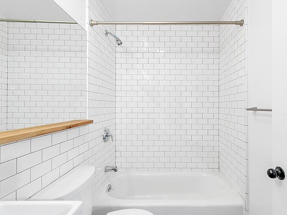 4th image of 1016 Sanborn Ave #18e2f2fe3
