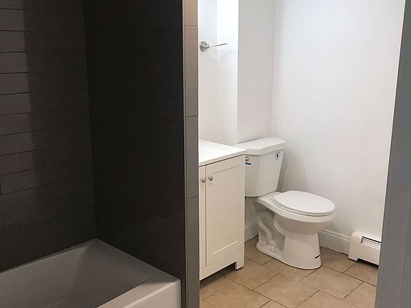 4th image of 34 Franklin Ave #1