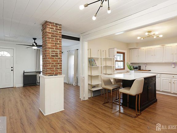 3rd image of 18 Cottage Ave