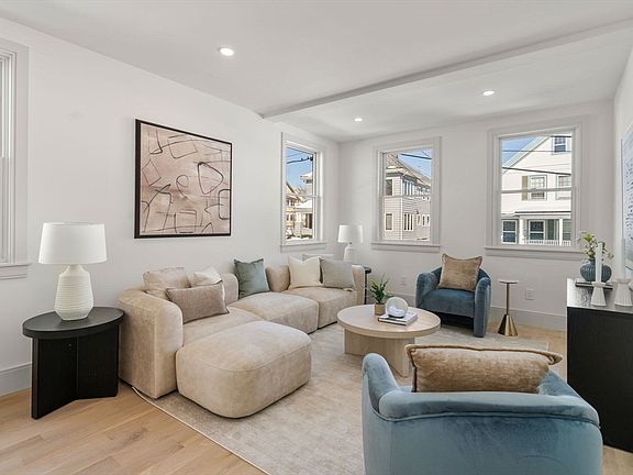 4th image of 10-12 Clyde Rd #1