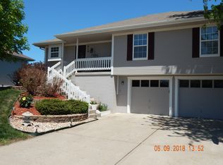 519 S Huntsman Blvd, Raymore, MO 64083