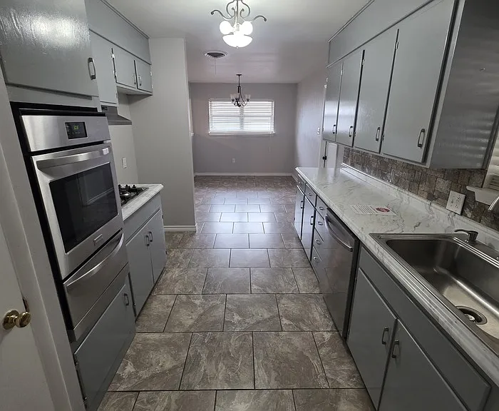 3311 W Shandon Ave — Photo 4