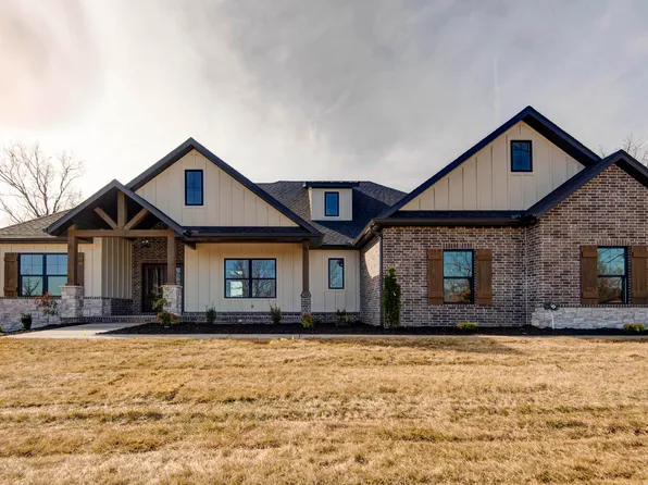 208 Mark Twain Drive, Saddlebrooke, MO 65630