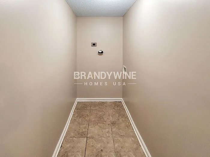 7123 Amberly Way Dr — Photo 23