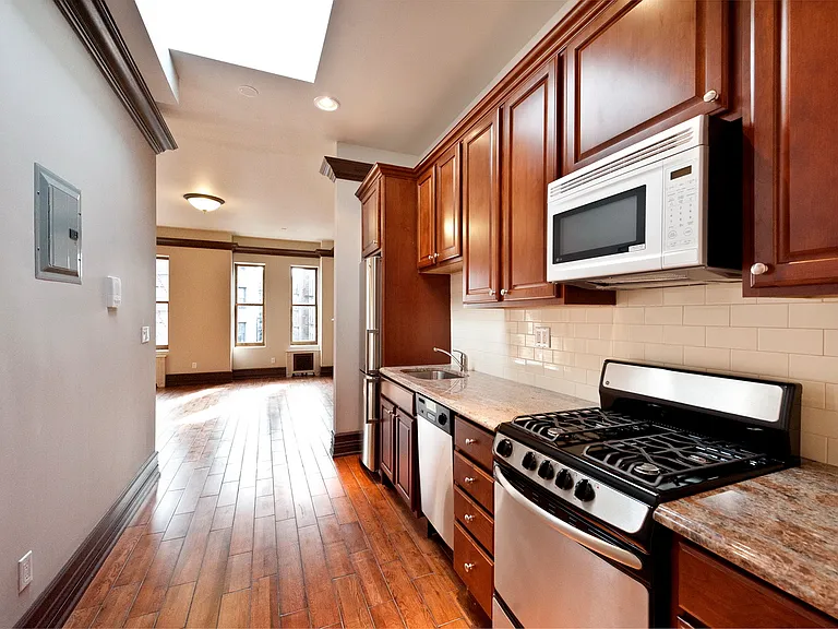 48 Hamilton Pl #2 — Photo 3