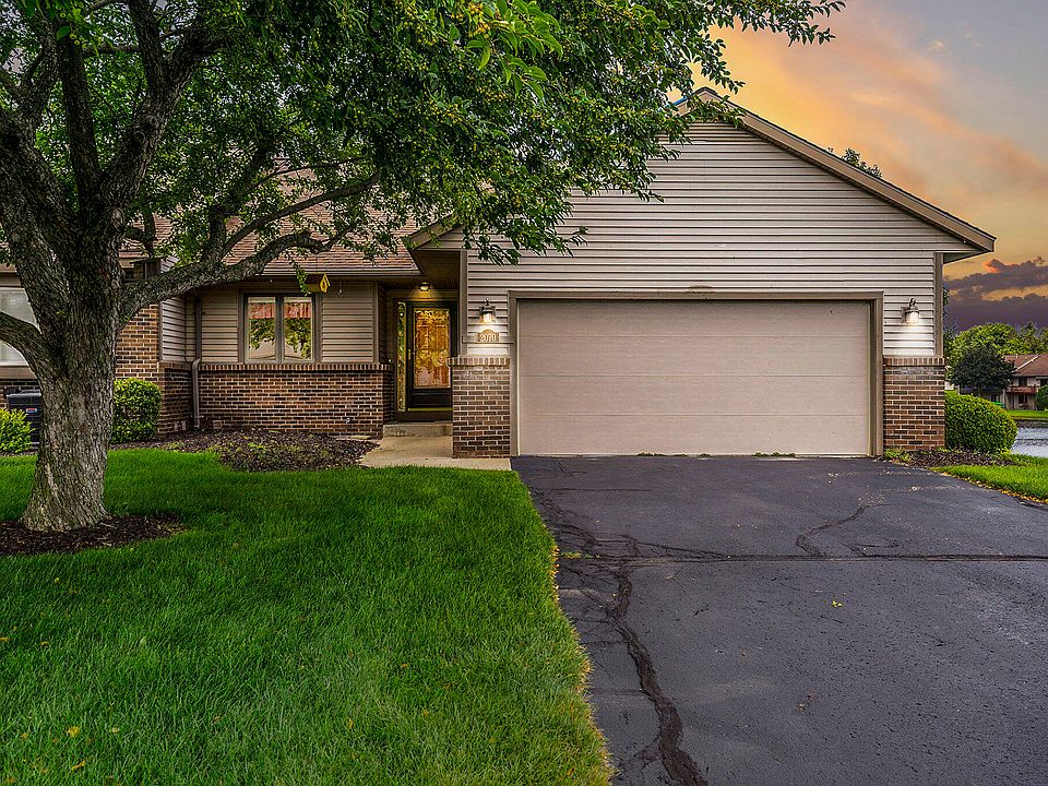 1st image of 2070 Lakeview Dr #27