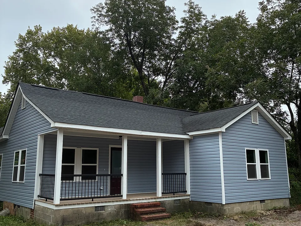 2114 Airline Dr