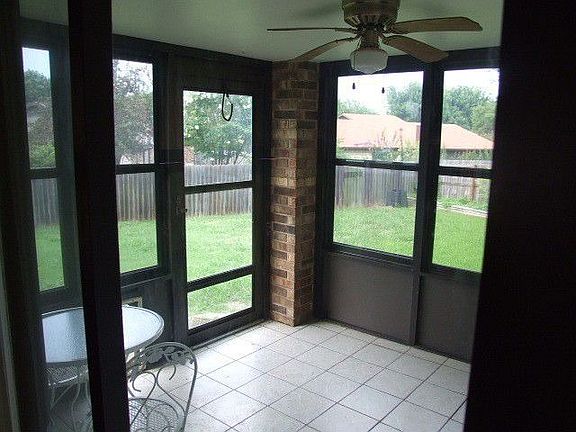 Sunroom w/forced air/heat
