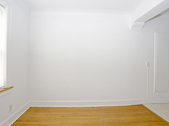 5th image of 2445 E 72nd St APT 203